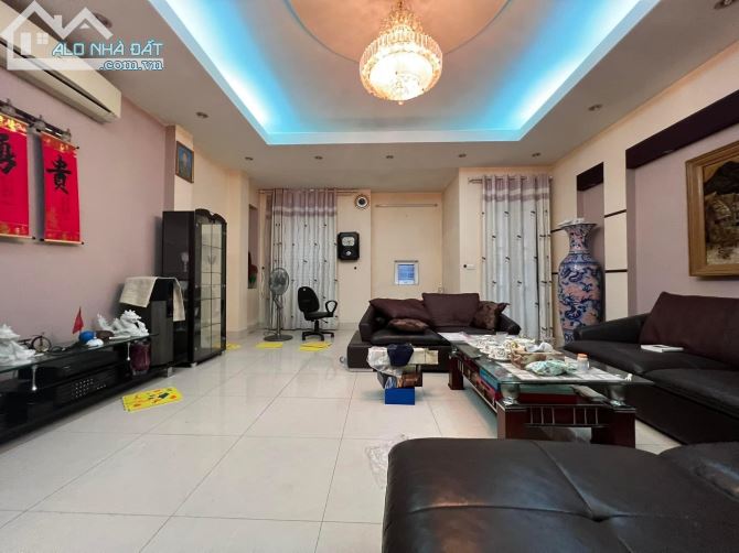 Nhà Phố Nguyễn Khang 90m2*5 Ô Tô KD 2 Thoáng Mặt Tiền 6m Giá 28.8 tỷ. - 1