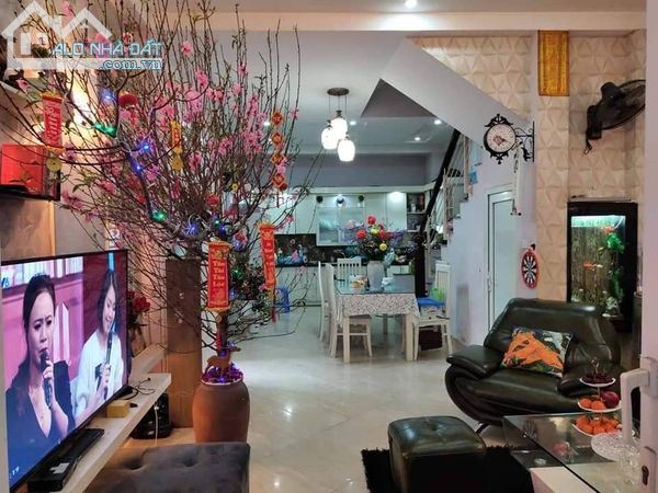 Bán Nhà Phố Lạc Long Quân, Oto đỗ , Kinh doanh, 57m2, 6T,Giá 6,4 tỷ - 1