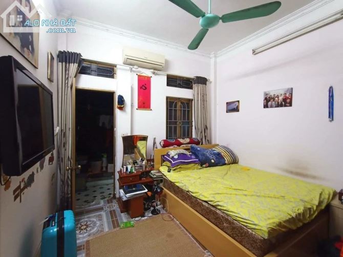 Bán nhà phố Pháo Đài Láng, gần BV Nhi TW, Dt 31m2 x5 tầng, Giá 4,1 tỷ - 2