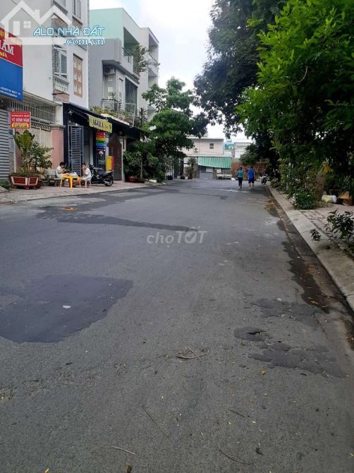 Bán nhà 118m2 mặt đường Lê Đức Thọ GV ngang 4,5m , 8,1ty