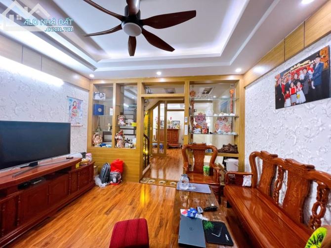 NHÀ ĐẸP THANH XUÂN Ô TÔ VÀO NHÀ TẶNG NỘI THẤT 44m x 5T x MT 4,5m GIÁ:  15tỷ - 2