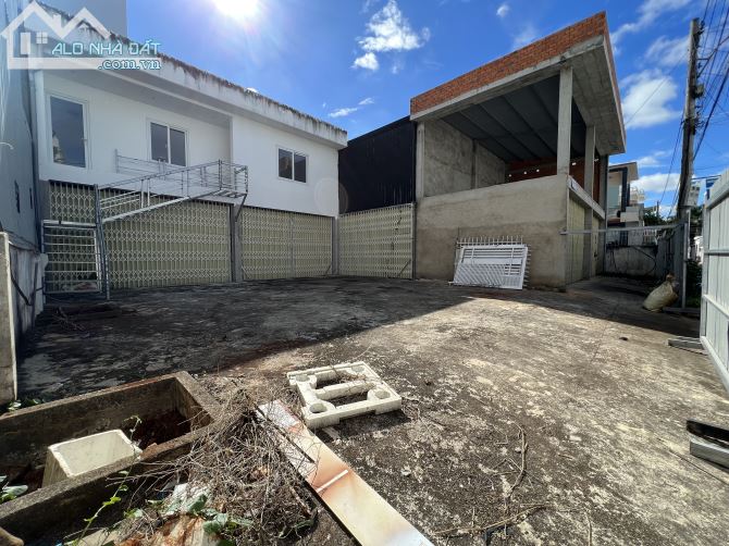 💥 Bán Lô đất BT Nguyễn Huy Tưởng - Dt: 20x20m - tc 100% : 20Tỷ - 2