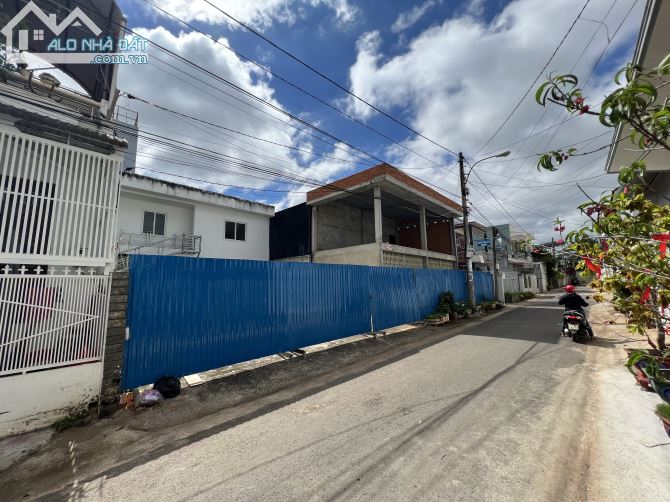 💥 Bán Lô đất BT Nguyễn Huy Tưởng - Dt: 20x20m - tc 100% : 20Tỷ - 3