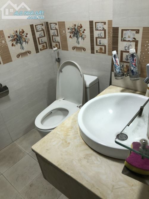 Bán nhà MP Trần Đăng Ninh, dt 130m2, MT 10m. Giá bán 32 tỷ . - 1