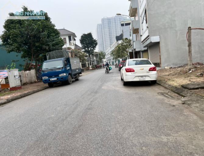 Bán 50m đất Cổ Bi, mt 4m, ngõ thông oto tránh, gần chợ trường, chỉ 3.2 tỷ