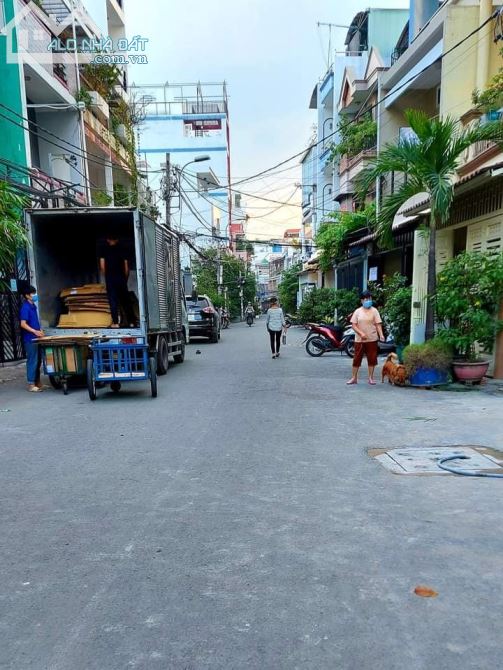 Âu Dương Lân, Quận 8, Hẻm 2 ô tô tránh, nhà đẹp, diện tích đẹp ở ngay chỉ 10,5 tỷ