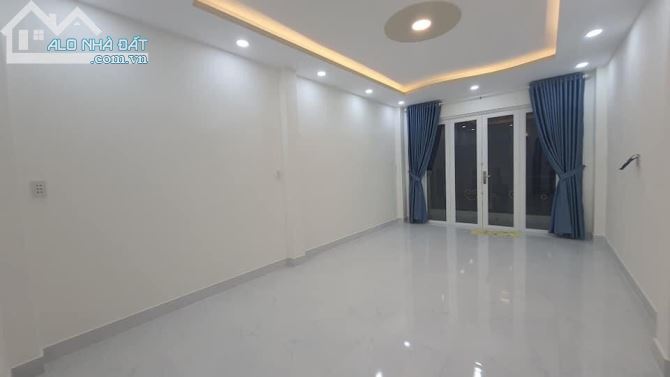 Âu Dương Lân, Quận 8, Hẻm 2 ô tô tránh, nhà đẹp, diện tích đẹp ở ngay chỉ 10,5 tỷ - 1