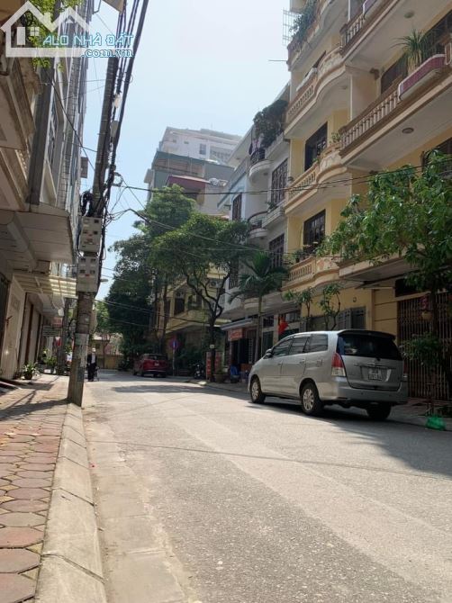 Bán Nhà Phạm Tuấn Tài phân lô o tô CRV tránh . 46m2 giá 8,99 tỷ.