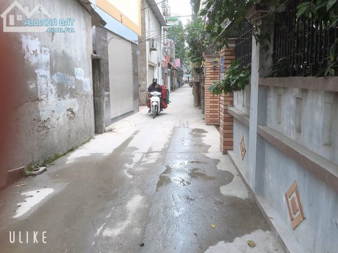 Bánh đất Cổ Nhuế  gần chợ  ngõ rộng Thênh thang .121m2 giá 7.4 - 3
