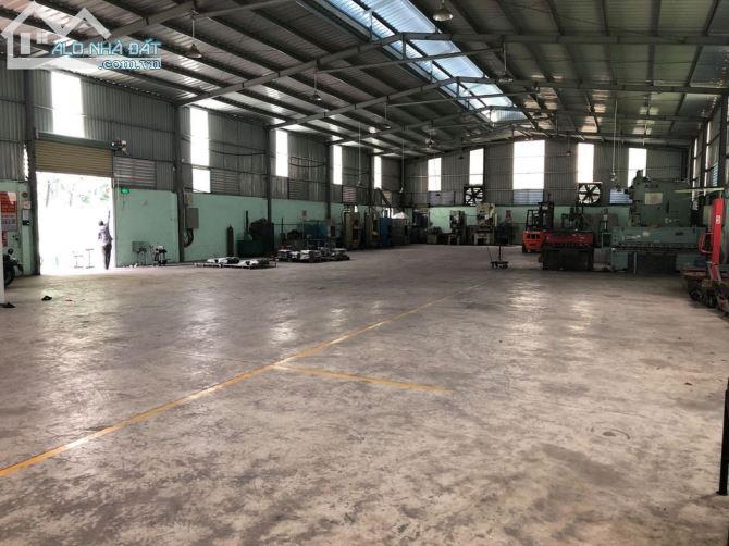 Cho thuê 2500m2 kho xưởng tại Thường Tín .Gía 73,000/m2.xe cont.Pháp lý lâu dài.