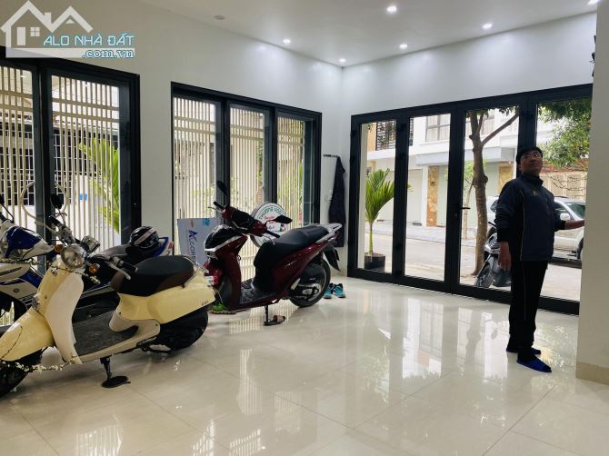 SIÊU RẺ ĐẸP Thanh Am 98m 4 tầng mt 21m 12 tỷ Long Biên Ô TÔ TRÁNH  BIỆT THỰ  LÔ GÓC THOÁNG