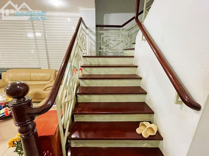 Nhà 4 lầu Huỳnh Mẫn Đạt, P. 19 - B.Thạnh Vị trí hiếm - Nhà đẹp – Sổ nở hậu. 65M2.  9.9Tỷ - 4