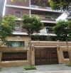 Cho thuê biệt thự tại KĐT Yên Hòa. DT: 300m2 * 3 tầng, MT: 15m, giá: 50 triệu/tháng