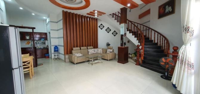 KẸt Tiền Bán GẤp CĂn NHÀ GIa ĐÌnH ĐANg Ở NGaY BÃi SAu Cách BIểN CHỈ VÀI PHÚT ĐI BỘ