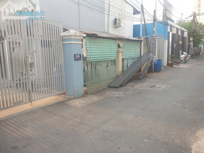 Bán rẻ nhà đất xây CHDV mặt tiền đường ở Thảo Điền - Quận 2. DT: 887m2. Giá: 120tr/m - 3
