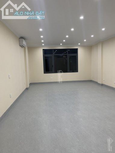Cho thuê liền kề Tôn Thất Thuyết, dt 100m x 5t, 1 hầm, thông sàn,thang máy nhà đẹp giá 60