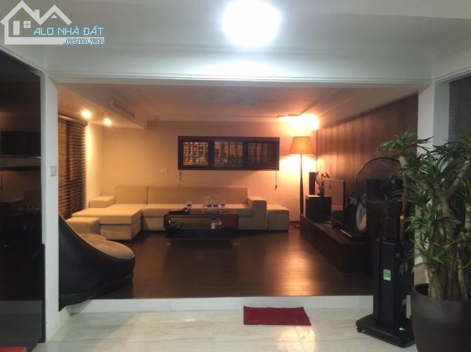 BÁN NHÀ LÔ GÓC ,Ô TÔ CHẠY VÒNG QUANH NGUYỄN VĂN TRỖI THANH XUÂN 43M2 GIÁ 7,2TỶ
