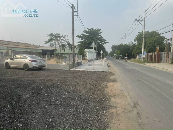 Cần bán đất mặt tiền đường Trần Văn Chẩm xã Tân Thông Hội 43x27 tổng 1200m 144m thổ - 1