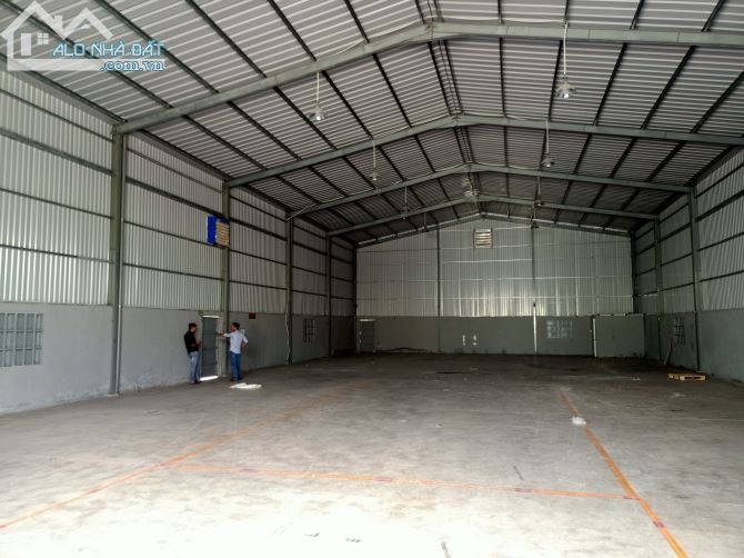 - CHO THUÊ NHÀ XƯỞNG 1300m2 với 35r 400M2 15tr HẾT HẠN HỢP ĐỒNG TẠI QUẬN 12. - 3