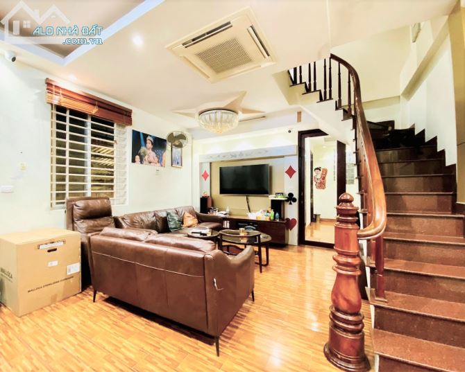Bán Nhà mặt ngõ 575 Kim Mã, 72m MT 5,8m, KD tốt, Giá 17,4 tỷ. - 1