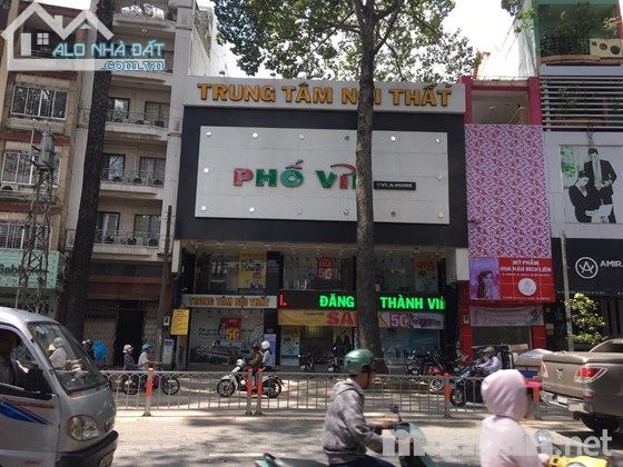 Bán nhà mặt tiền Nguyễn Thị Minh Khai vị trí đẹp, Quận 3