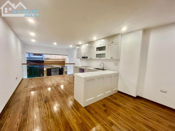 BÁN GẤP NHÀ HOÀNG CẦU, PHÂN LÔ VIP, THIẾT KẾ CỰC ĐẸP, GARA Ô TÔ -THANG MÁY HIỆN DẠI - 4