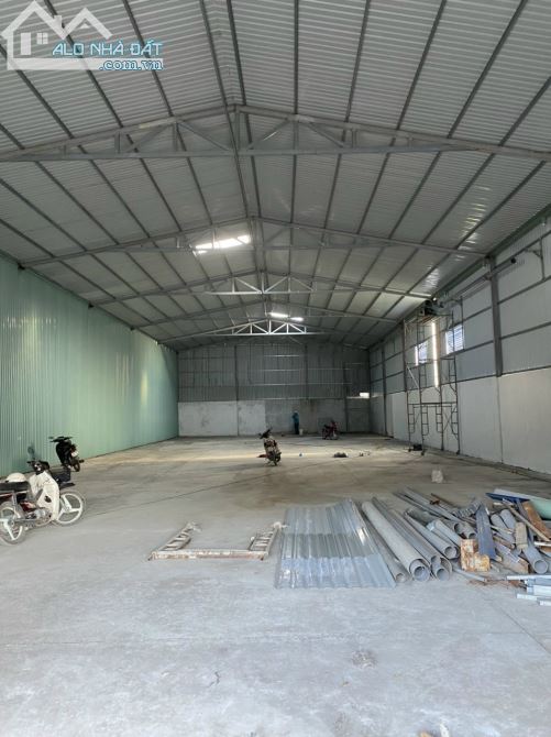 Cho thuê kho xưởng 500m2 giá 23tr/tháng ở đường Lê Thị Riêng P.Thới An Q12