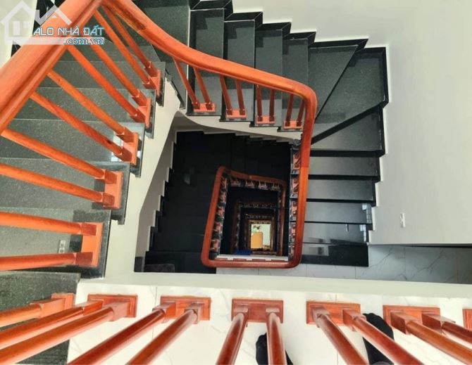 Nhà Hoàng Quốc Việt, 55m2 thang máy, phân lô quân đội, view vườn hoa - 5
