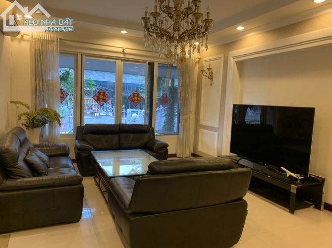 Cho thuê biệt thự 8x22 Saigon Pearl Nguyễn Hữu Cảnh P.22 Q.Bình Thạnh