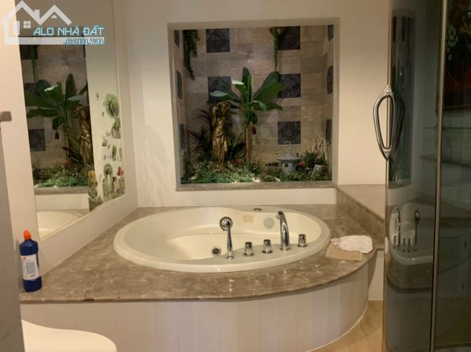 Cho thuê biệt thự 8x22 Saigon Pearl Nguyễn Hữu Cảnh P.22 Q.Bình Thạnh - 1