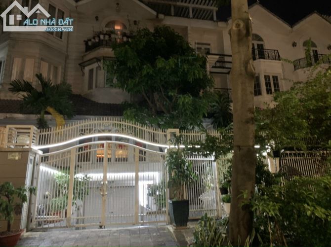Cho thuê biệt thự 8x22 Saigon Pearl Nguyễn Hữu Cảnh P.22 Q.Bình Thạnh - 5