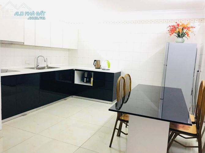 HOÀNG CẦU. PHÂN LÔ, GARAGE OTO, 3 THOÁNG, NHÀ ĐẸP, GIÁ TỐT - 3