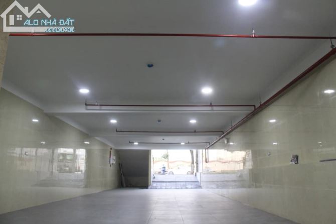 BÁN NHÀ CẦU GIẤY, MẶT PHỐ TRUNG KÍNH TO, 100M2, LÔGÓC, MT5.5M, PHÙ HỢP TOÀ VP 9 TẦNG 1 HẦM - 2