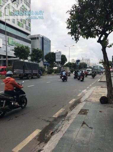 Cho thuê nhà 8x25 tại mặt tiền Cộng Hoà qtb - 1