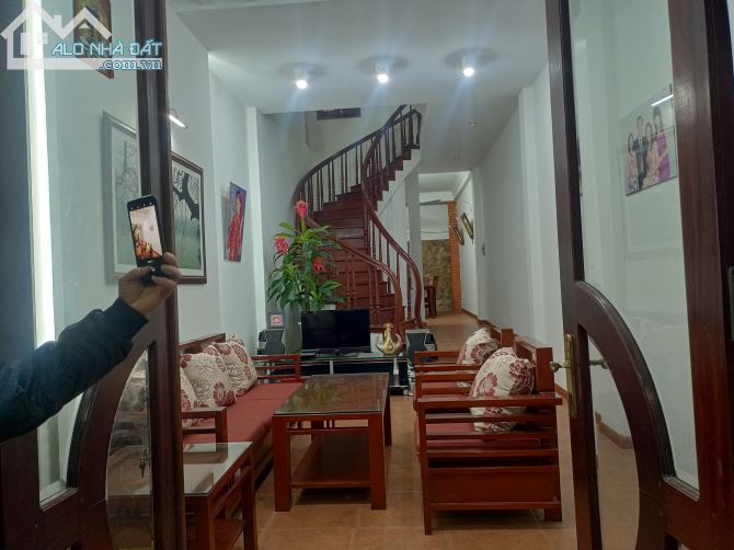 Bán gấp nhà Cầu Giấy. dt 40mx5t, mt4,5m, gias5,3 tỷ. - 1