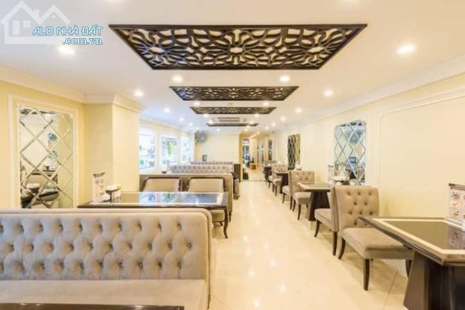 Bán khách sạn mặt phố Hàng Gà, quận Hoàn Kiếm 140m2, 10 tầng, mặt tiền, giá 100 tỷ. - 2