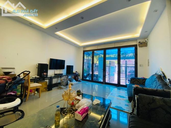 BÁN GẤP NHÀ LÔ GÓC GIÁP BÁT, HOÀNG MAI - 45M2, 5 TẦNG, MT 4.3M, 4.2 TỶ