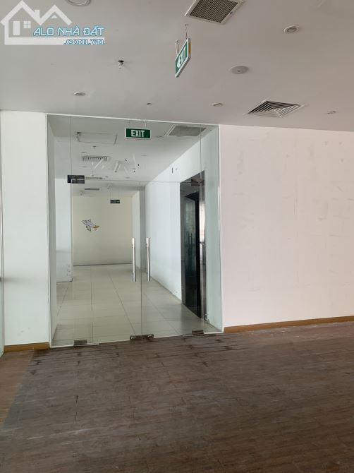 Cho thuê văn phòng nguyên sàn 1200m2 khu vực Phường 3, Tân Bình, sàn đã fitout sẵn - 1