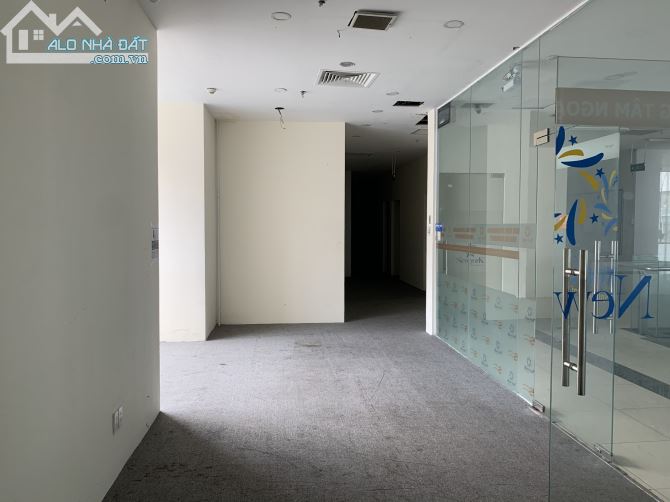 Cho thuê văn phòng nguyên sàn 1200m2 khu vực Phường 3, Tân Bình, sàn đã fitout sẵn - 2