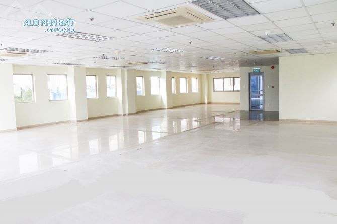 Tòa nhà VP Quận 2  - 100m2 - giá ưu đãi - Bao VAT, PQL, XE MÁY - view kính trước sáng - 2