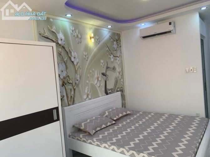 2 MẶT HẺM XE HƠI TRƯỚC SAU - 3 TẦNG MỚI CỨNG FULL NỘI THẤT - NGAY SÂN BAY - SÁT ĐƯỜNG PVĐ - 2