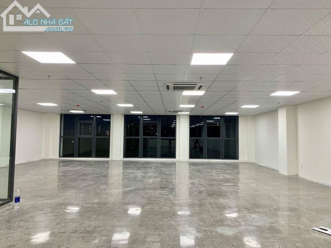 Cho thuê Tòa nhà 8 tầng 1100m2 sàn trống suốt  Đảo Kim Cương Trung tâm Quận 2 - 1