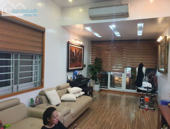 Bán gấp nhà Phố QUAN HOA 50m2 x 4T x MT 4,5m- LÔ GÓC, Ô TÔ 7 chỗ giá 15,9 tỷ