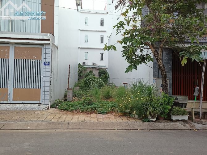 "Bán đất mặt tiền đường D3 Lê Văn Việt, Phường Tăng Nhơn Phú A, 5 x 21 = 105 m2/ 11 tỷ