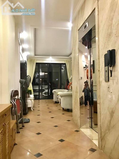 NHÀ ĐẸP NGÕ 59 PHỐ HOÀNG CẦU DT78X6T THANG MÁY + VỈA HÈ,KD SẦM UẤT