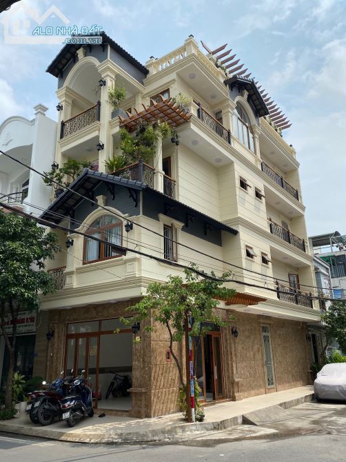 Biệt thự khu 1073 Cách Mạng Tháng Tám - Cư Xá Tự Do, P7, Tân Bình. DT 6m x 20m, Trệt 4 lầu