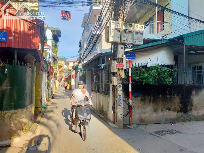 Thanh Am 62m Đất nở hậu mt 4.8m 2.65 tỷ. Siêu rẻ 44 t/m.