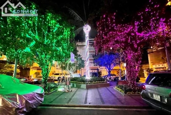 Bán Biệt Thự Nguyễn Trọng Tuyển p10 Phú Nhuận, 7x25m, 3 lầu, khu compoud VIP - 1