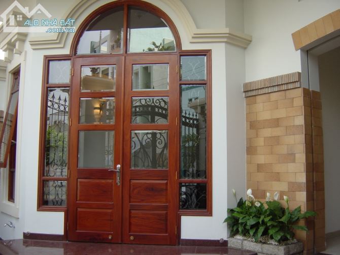 Bán Biệt Thự Nguyễn Trọng Tuyển p10 Phú Nhuận, 7x25m, 3 lầu, khu compoud VIP - 2