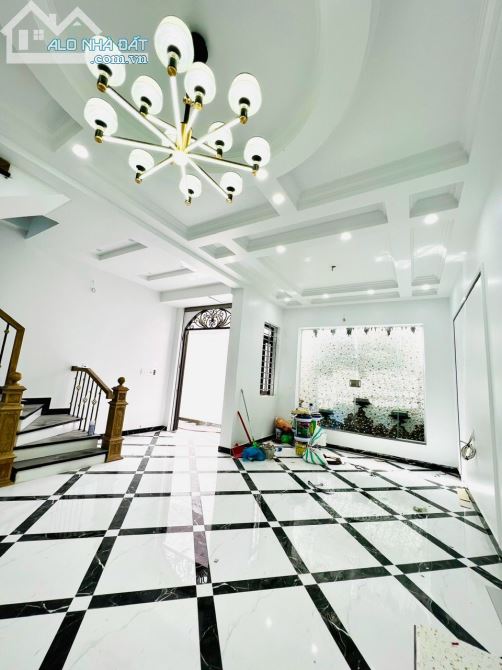 Bán nhà xây mới đẹp - khu xóm Trung - Văn Cao